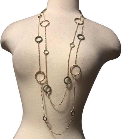 White House Black Market Necklace - Picture 3 of 8